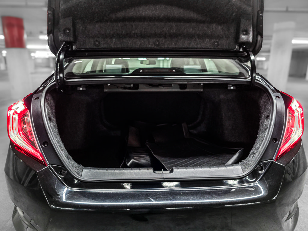 Used 2016 Honda Civic Touring image 8