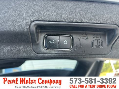 Used 2021 Ford Explorer XLT w/ Equipment Group 202A AWD/4WD image 25