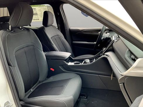 New 2026 Jeep Grand Cherokee Laredo AWD/4WD image 22