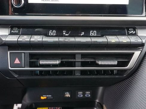 Used 2025 Toyota Camry SE FWD image 20