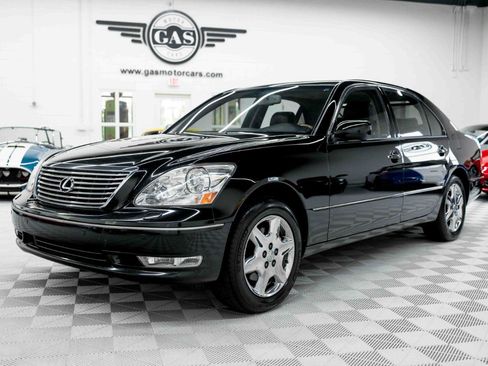 Used 2004 Lexus LS 430 RWD image 3