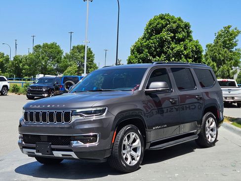 Used 2022 Jeep Wagoneer Series II RWD image 3