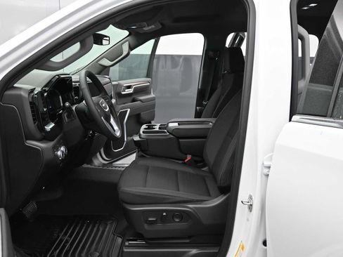 New 2026 GMC Sierra 1500 SLE w/ Preferred Package image 15