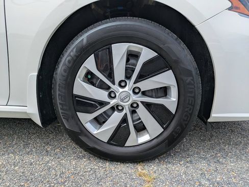 Certified 2025 Nissan Altima 2.5 S FWD image 12