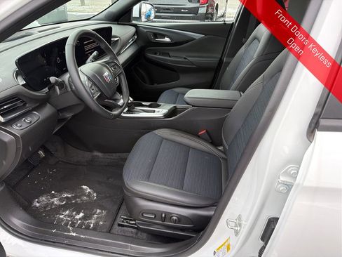 Used 2024 Buick Envista Preferred w/ Convenience I Package image 11