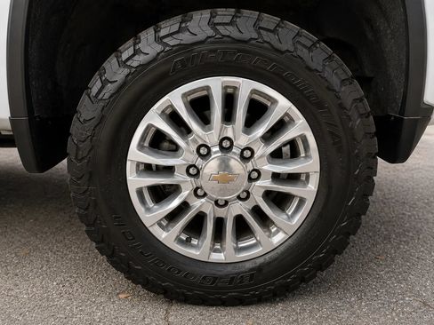 Used 2021 Chevrolet Silverado 2500 High Country w/ Z71 Off-Road Package AWD/4WD image 26
