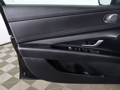 Used 2023 Hyundai Elantra Limited image 23