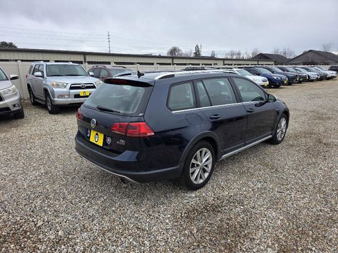 Used 2017 Volkswagen Golf Alltrack SE image 6