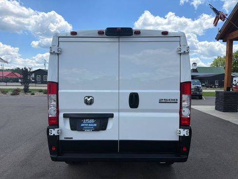 Used 2023 RAM ProMaster 2500 w/ Convenience Group FWD image 5