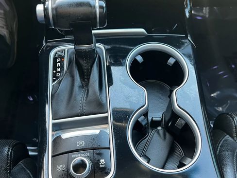 Used 2018 Kia Stinger Premium image 28