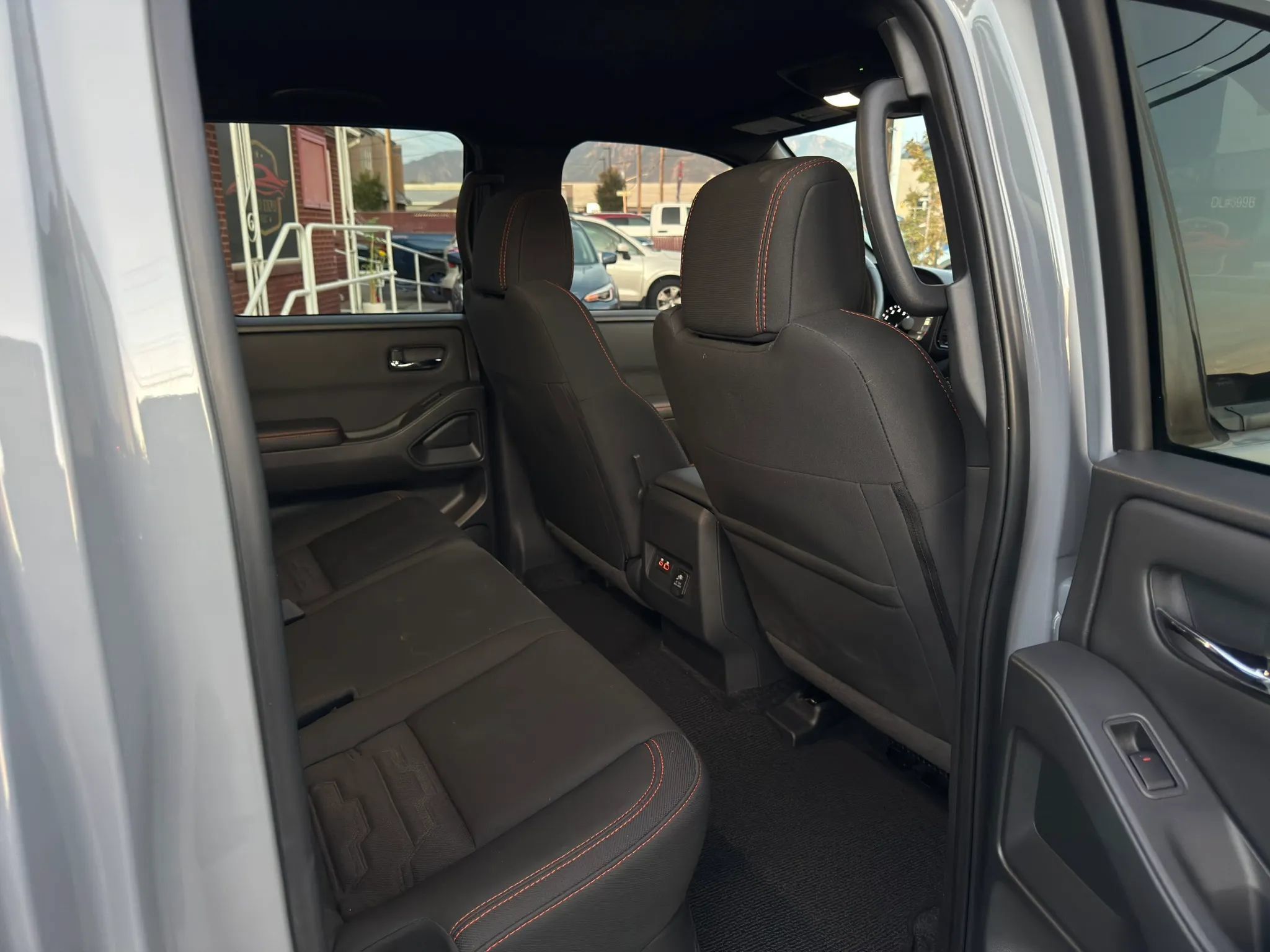 Used 2023 Nissan Frontier PRO-4X w/ Pro Convenience Package AWD/4WD image 13