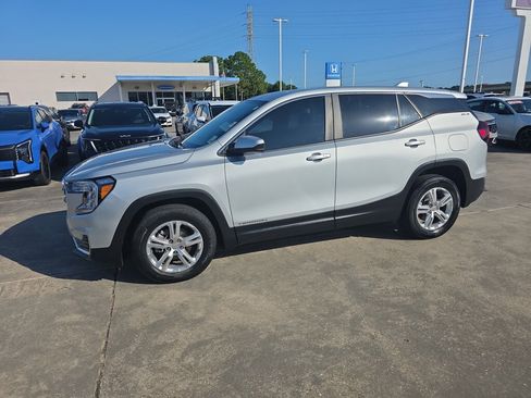 Used 2022 GMC Terrain SLE FWD image 7