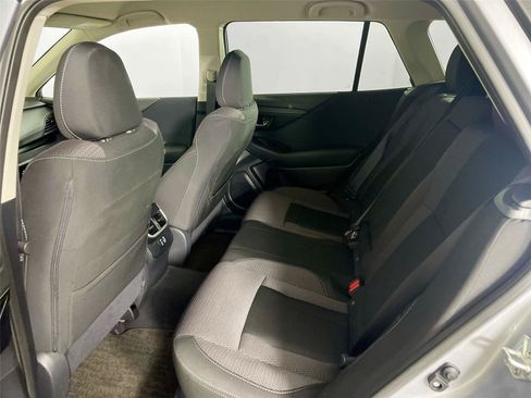 Used 2025 Subaru Outback Premium AWD/4WD image 11
