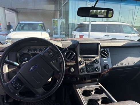 Used 2015 Ford F250 Lariat w/ Lariat Chrome Package AWD/4WD image 3