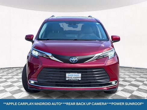 Used 2023 Toyota Sienna XLE FWD image 4