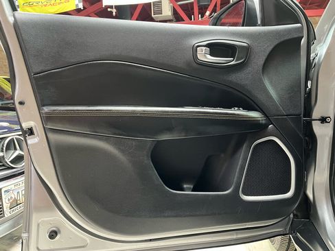 Used 2020 Jeep Compass Limited FWD image 28