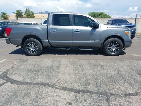 Used 2021 Nissan Titan SV w/ SV Convenience Package AWD/4WD image 2