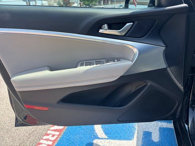 Used 2023 Genesis G70 2.0T RWD image 15