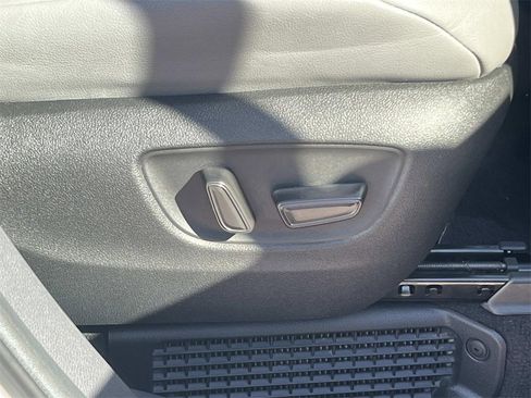 Used 2024 Toyota Sienna XLE image 21