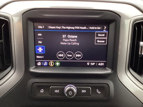 Used 2023 Chevrolet Silverado 1500 Custom image 21