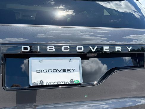 New 2026 Land Rover Discovery Limited Edition AWD/4WD image 11