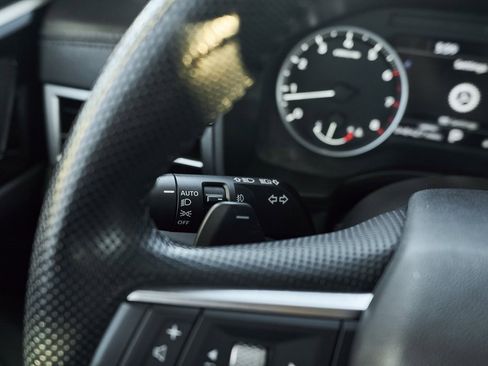 Used 2024 Mitsubishi Outlander SE image 32