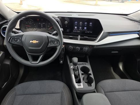 Used 2024 Chevrolet Trax LS FWD image 7