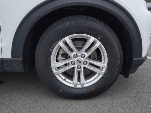 Used 2023 Ford Explorer XLT w/ Equipment Group 202A image 40