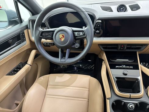 Certified 2024 Porsche Cayenne Coupe AWD/4WD image 27