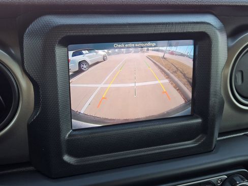 Used 2018 Jeep Wrangler Unlimited Sport S image 20