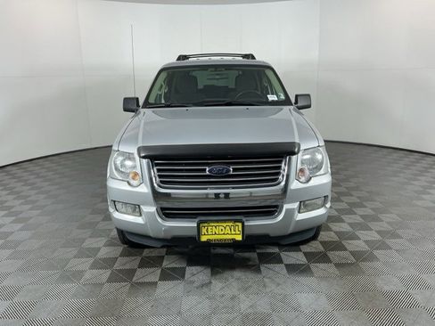Used 2010 Ford Explorer XLT image 2