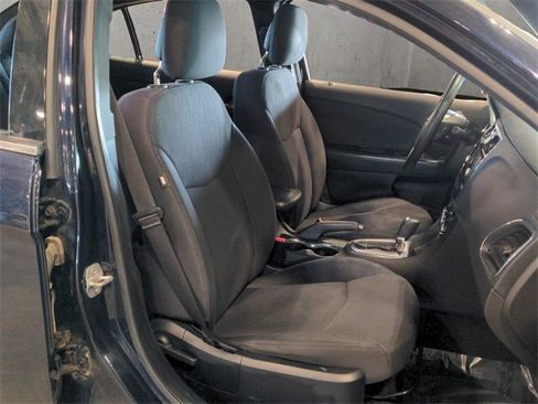 Used 2012 Chrysler 200 Touring image 29