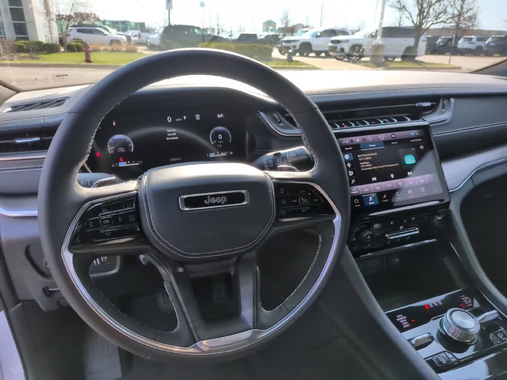 Used 2025 Jeep Grand Cherokee L Overland w/ Luxury Tech Group IV AWD/4WD image 34