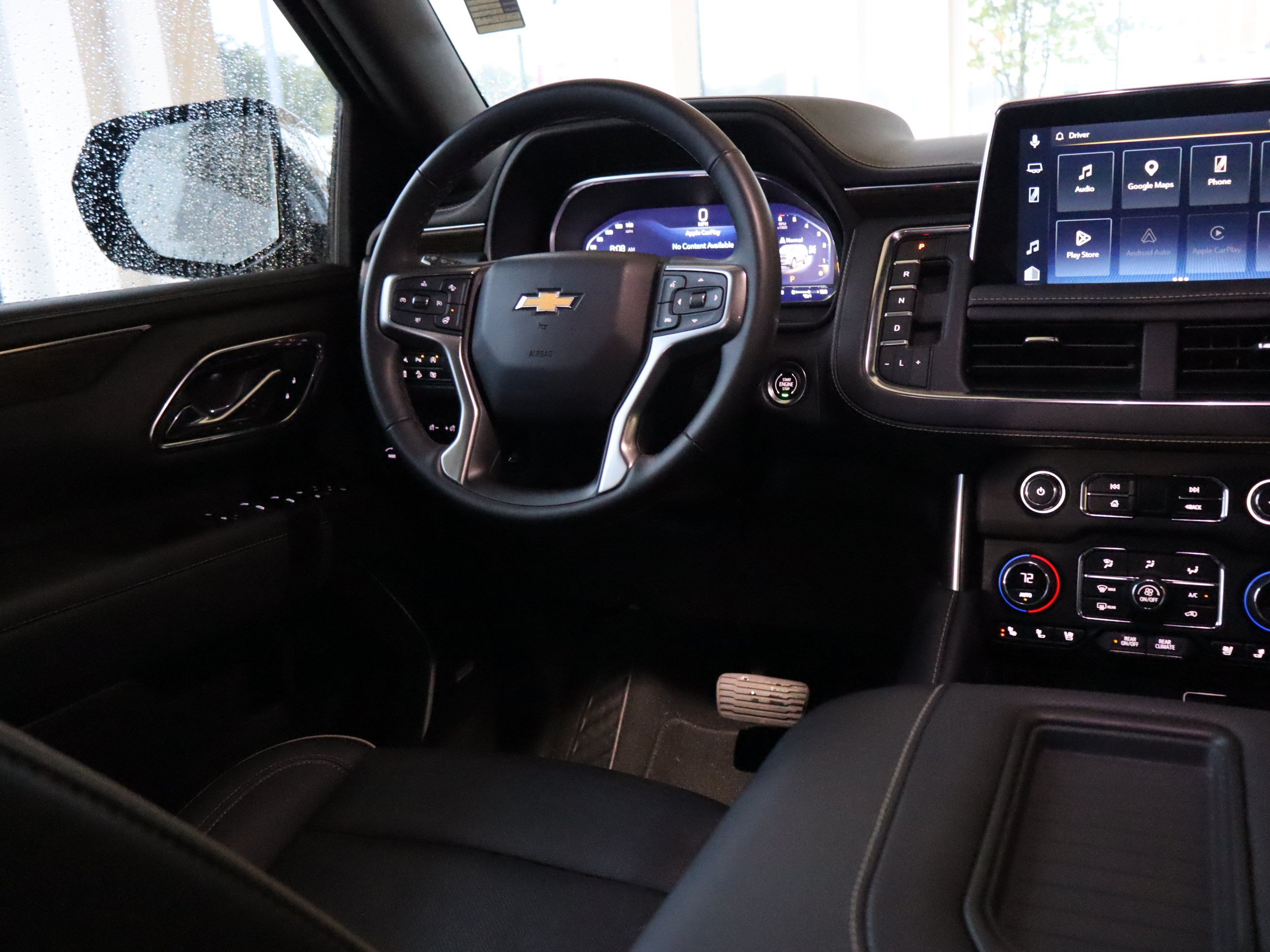 Used 2024 Chevrolet Tahoe Premier AWD/4WD image 16