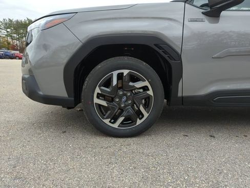 Certified 2025 Subaru Forester Premium AWD/4WD image 35
