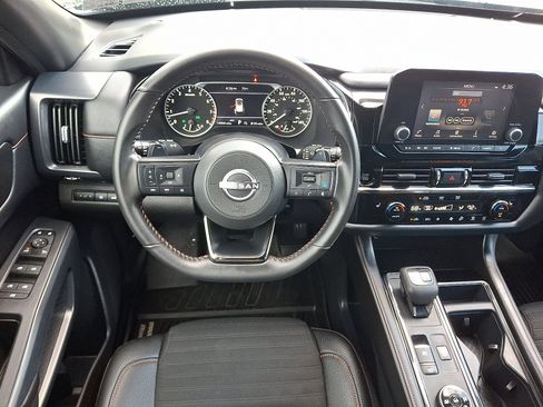 Used 2025 Nissan Pathfinder Rock Creek AWD/4WD image 11