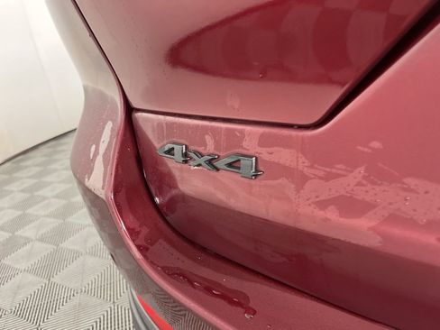 Used 2024 Jeep Grand Cherokee Limited w/ Black Appearance Package image 20