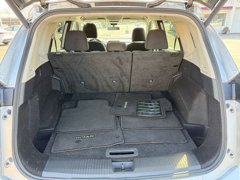 Used 2024 Nissan Rogue SV image 19