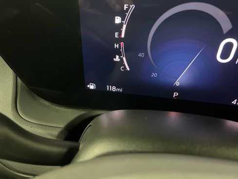Used 2024 Buick Encore GX Avenir w/ Avenir Convenience Package AWD/4WD image 21