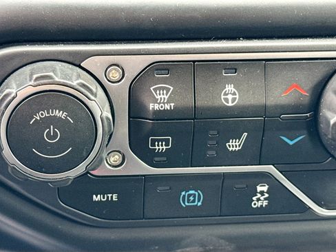 Used 2023 Jeep Wrangler Sahara w/ Cold Weather Group image 20