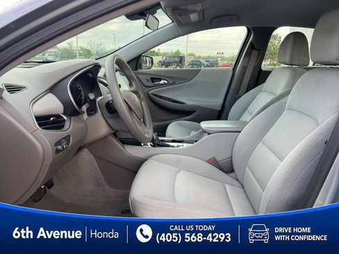 Used 2025 Chevrolet Malibu LT FWD image 10