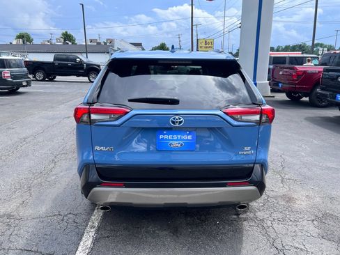 Used 2024 Toyota RAV4 SE AWD/4WD image 9