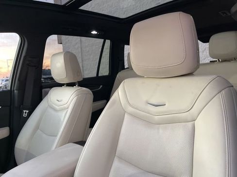 Used 2023 Cadillac XT6 Sport w/ Technology Package image 15