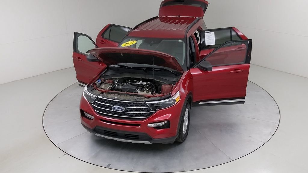 Certified 2022 Ford Explorer XLT w/ Equipment Group 202A AWD/4WD image 44