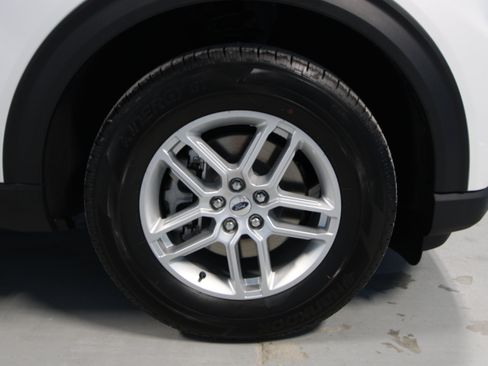 New 2026 Ford Explorer Active AWD/4WD image 30