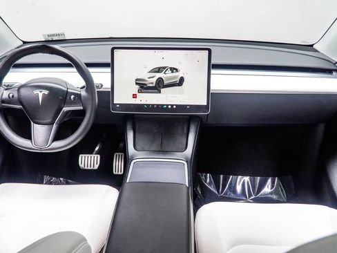 Used 2023 Tesla Model Y Performance AWD/4WD image 5