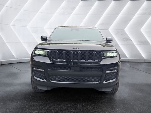 Used 2024 Jeep Grand Cherokee L Limited w/ Luxury Tech Group II image 8