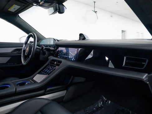 Used 2024 Porsche Taycan GTS image 27