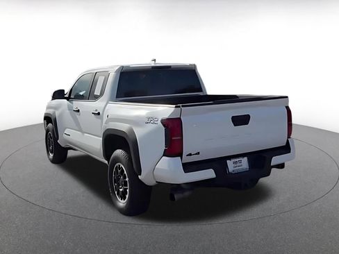 Used 2025 Toyota Tacoma TRD Off-Road AWD/4WD image 10