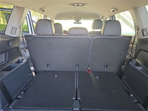 New 2026 Volkswagen Atlas SE image 8